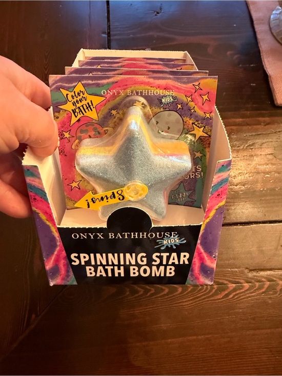 Other - Onyx Bathhouse Spinning Star Bath Bomb Cotton Candy Scent 4 Pack in Display Box